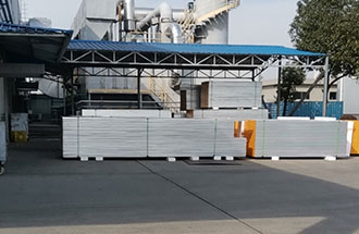 12月26日，志遠凈化工程項目——江蘇省宜興市某工廠凈化車間凈化工程施工中